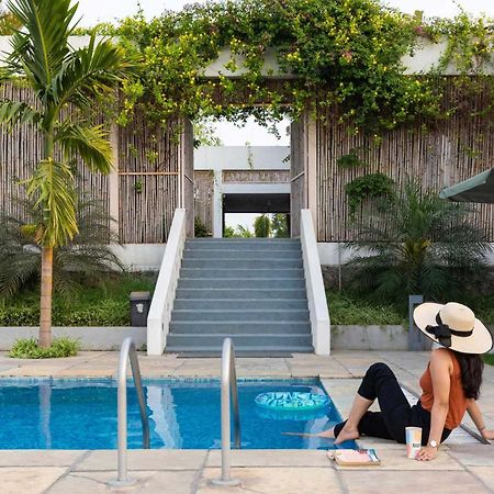 Open House By Stayvista - Nestled In Nature, Featuring A Swimming Pool & Expansive Lawn For A Serene Retreat Shikrapur Exterior photo