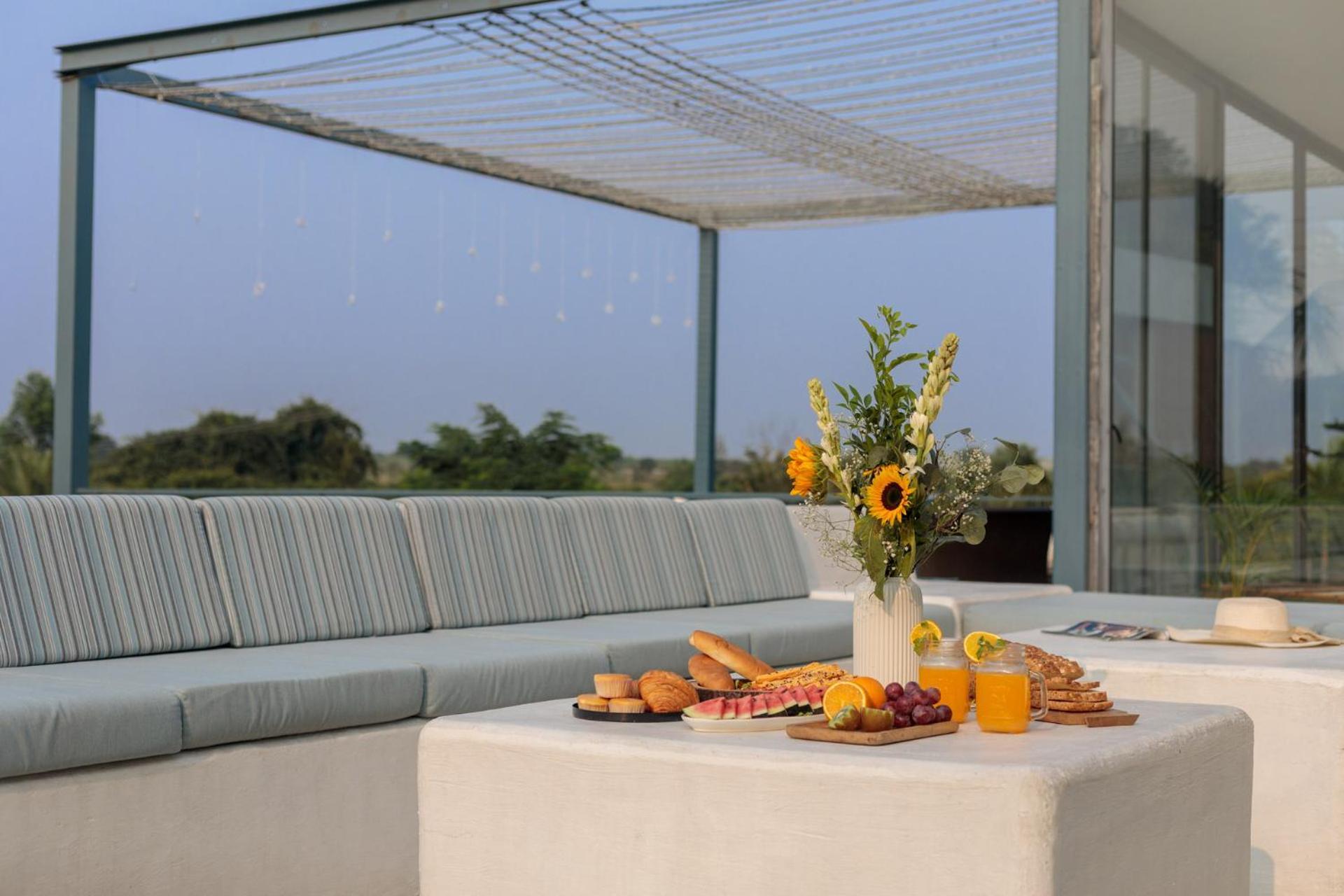 Open House By Stayvista - Nestled In Nature, Featuring A Swimming Pool & Expansive Lawn For A Serene Retreat Shikrapur Exterior photo